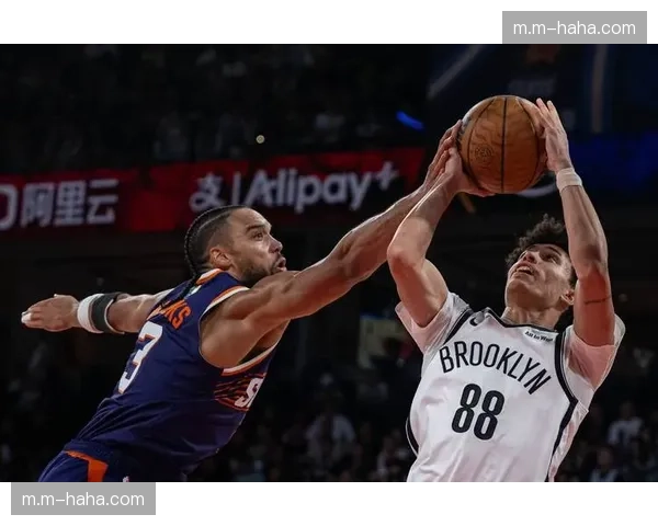 篮网特拉奥雷17分曼恩得分挂零 替补席贡献不均影响比赛走势 篮网特拉奥雷17分曼恩得分挂零 替补席贡献不均影响比赛走势